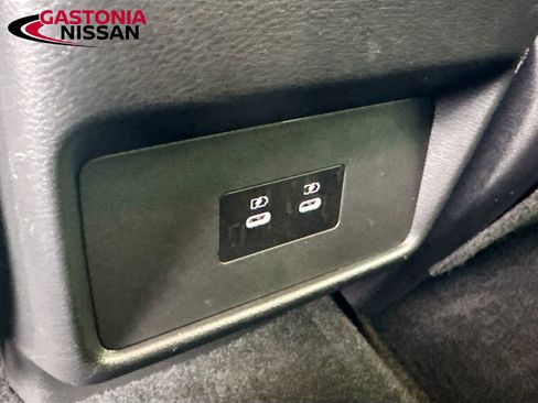 Used 2024 Nissan Rogue SV AWD/4WD image 32