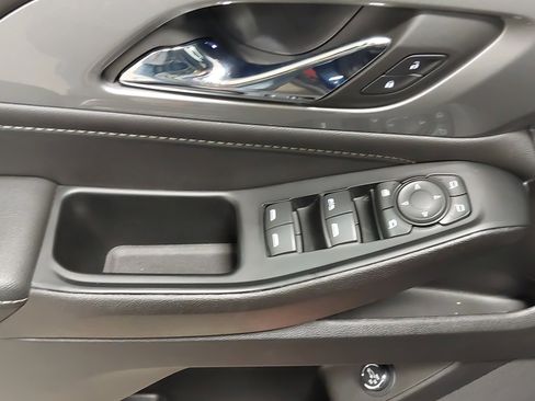 Used 2023 Chevrolet Traverse LT w/ LT Premium Package image 25