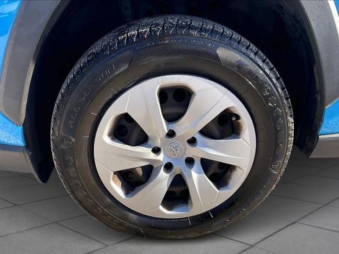 Used 2019 Toyota RAV4 LE image 11