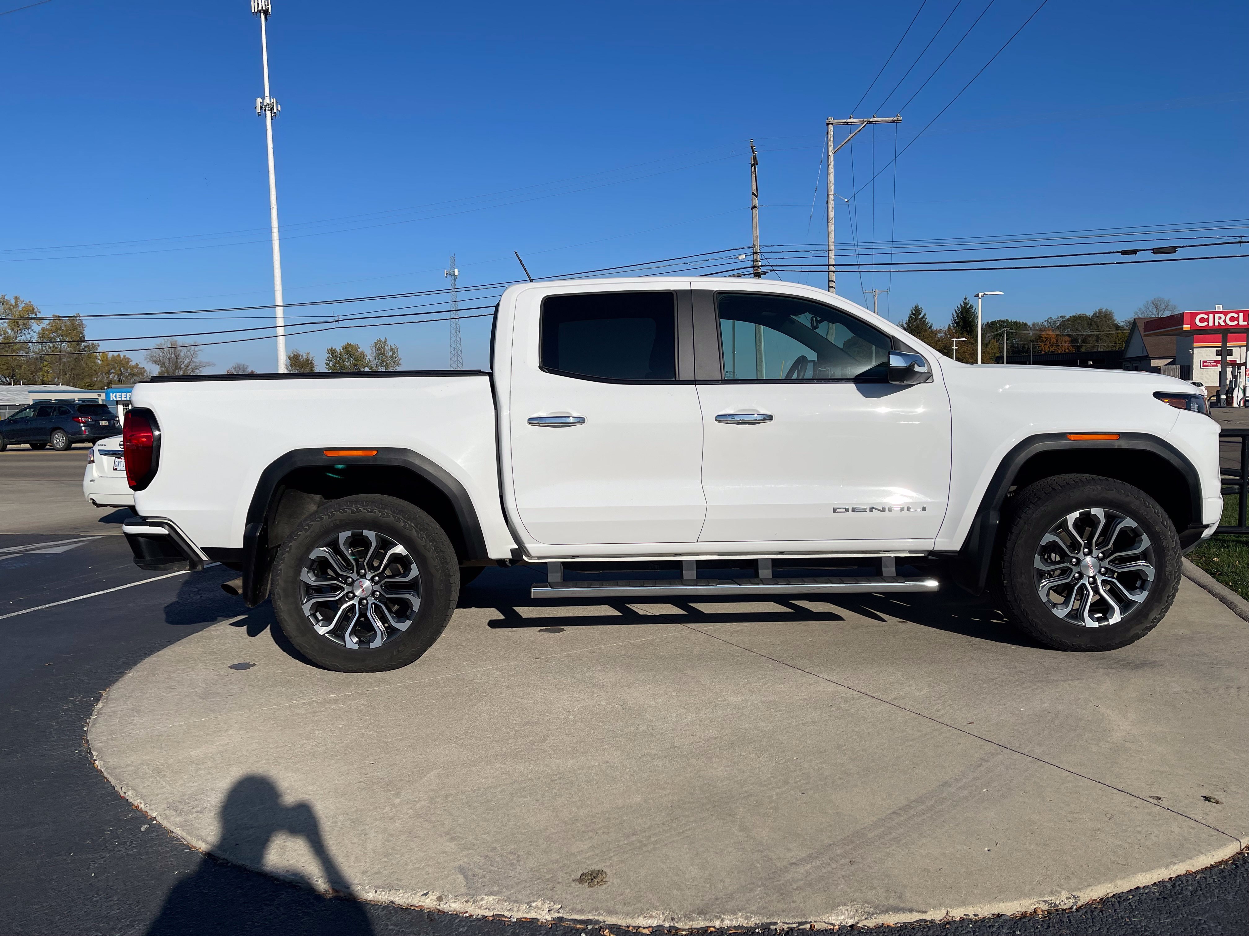Used 2025 GMC Canyon Denali AWD/4WD image 8