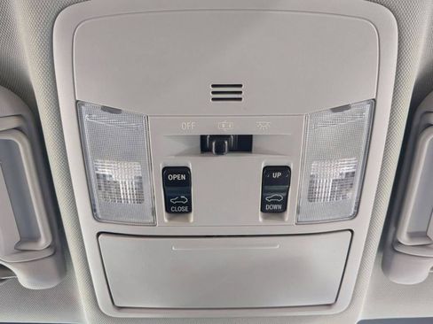 Used 2016 Toyota RAV4 Limited FWD image 12