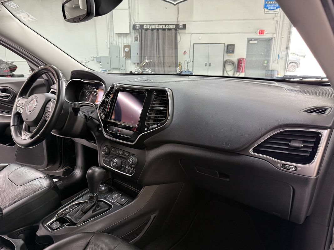 Used 2020 Jeep Cherokee Limited AWD/4WD image 16