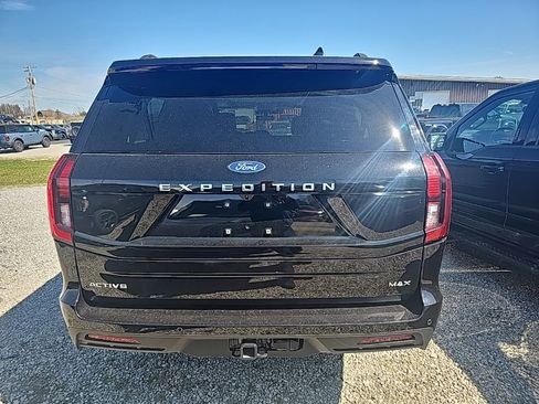 Used 2025 Ford Expedition Max Active image 9
