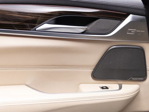 Used 2019 BMW 640i Gran Turismo xDrive image 51