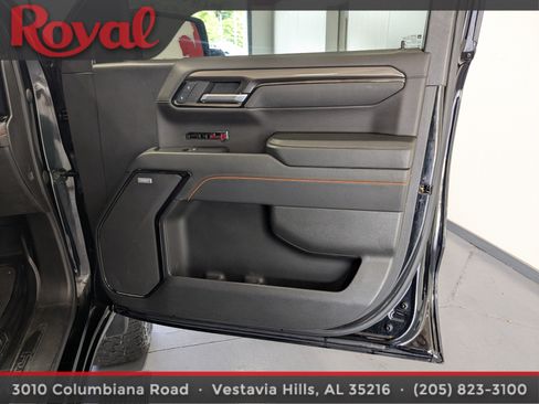 Used 2023 GMC Sierra 1500 AT4 w/ Technology Package AWD/4WD image 7