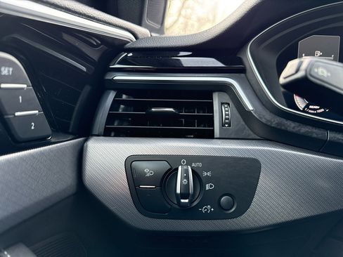 Used 2022 Audi A4 2.0T Premium Plus w/ Premium Plus Package image 35