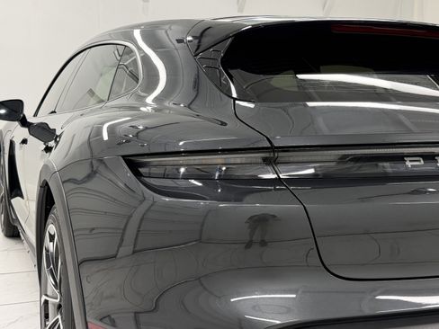 Certified 2022 Porsche Taycan 4 Cross Turismo AWD/4WD image 18