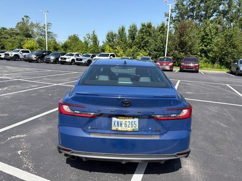 Used 2025 Toyota Camry SE FWD image 6