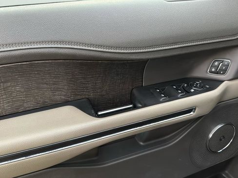 Used 2020 Ford Expedition Limited w/ Equipment Group 301A image 12