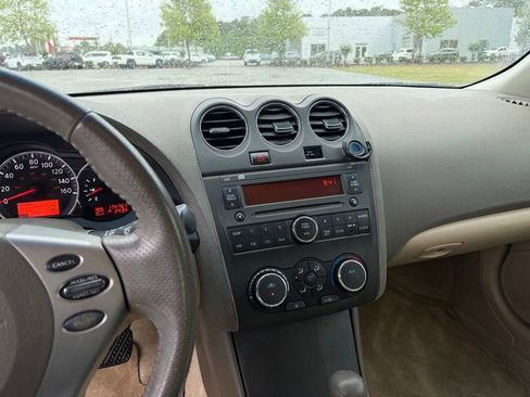 Used 2011 Nissan Altima 2.5 S w/ Special Edition Pkg FWD image 19