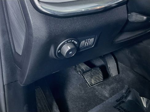 Used 2022 Jeep Compass Limited w/ Sun and Sound Group AWD/4WD image 10