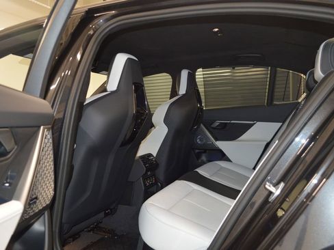 Used 2025 BMW M5 w/ Carbon Package image 37