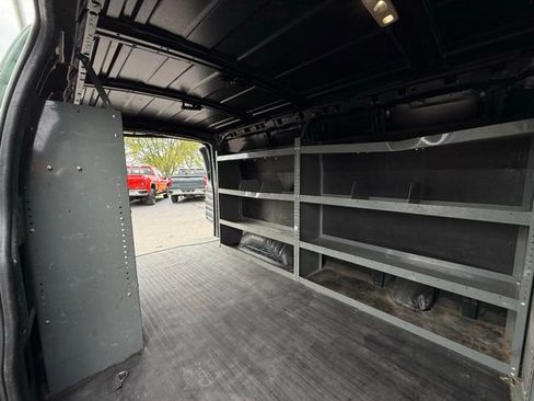 Used 2016 Chevrolet Express 2500 image 27