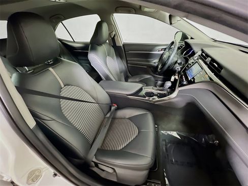 Certified 2019 Toyota Camry SE image 23