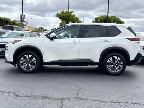 Used 2023 Nissan Rogue SV FWD image 7