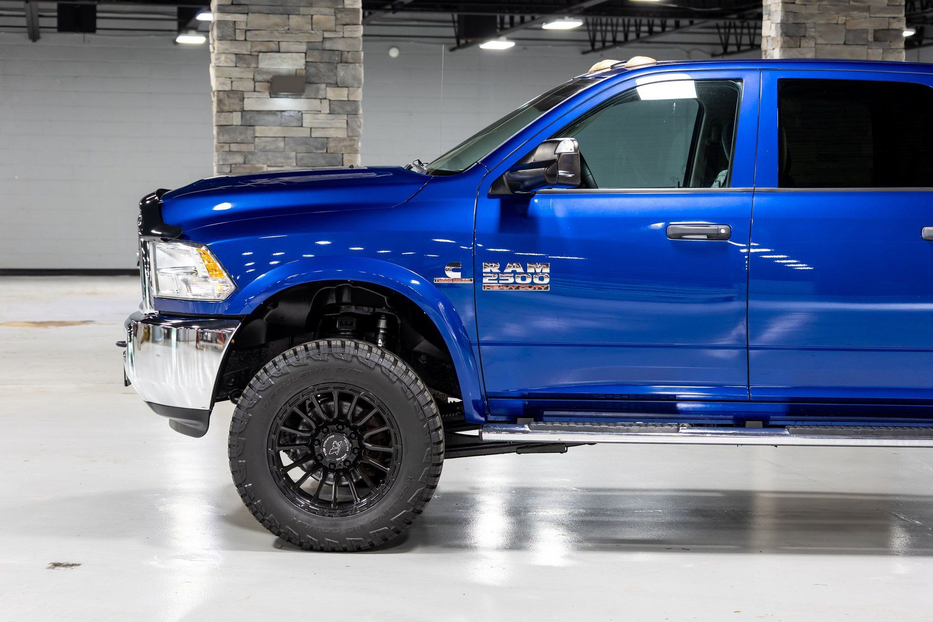 Used 2015 RAM 2500 Tradesman w/ Chrome Appearance Group AWD/4WD image 9
