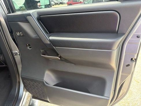 Used 2014 Nissan Titan SL AWD/4WD image 19