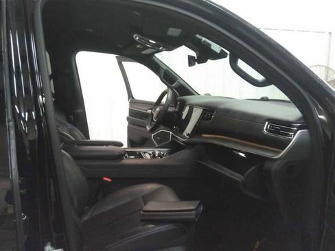 Used 2024 Jeep Wagoneer Series III AWD/4WD image 4