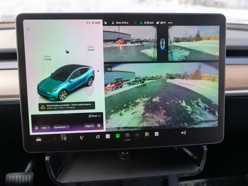 Used 2024 Tesla Model Y Long Range image 19