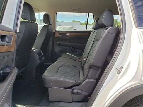 New 2026 Volkswagen Atlas SE image 7