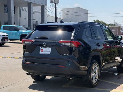 Certified 2025 Toyota RAV4 XLE FWD image 7