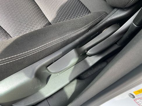 Used 2024 GMC Terrain SLE image 23