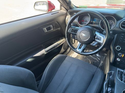 Used 2019 Ford Mustang Convertible RWD image 20