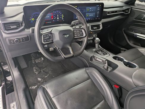 Used 2025 Ford Mustang GT Premium w/ GT Performance Package image 10