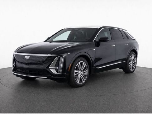 Certified 2024 Cadillac Lyriq Tech AWD/4WD image 6