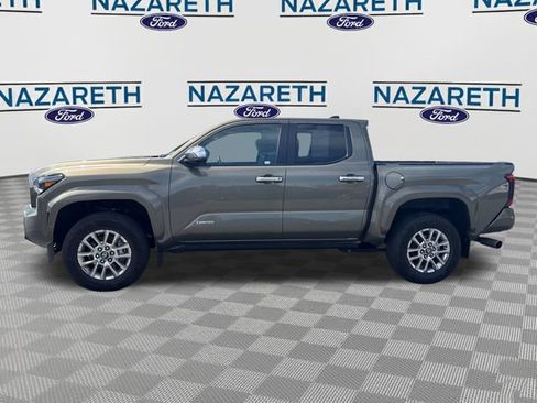 Used 2025 Toyota Tacoma Limited AWD/4WD image 4