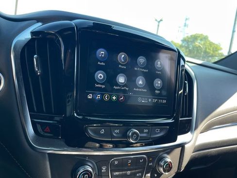 Used 2023 Chevrolet Traverse LT image 15