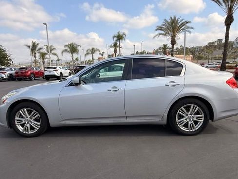 Used 2015 INFINITI Q40 w/ Navigation Package RWD image 4