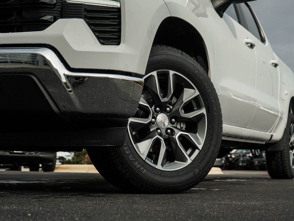 New 2025 Chevrolet Silverado 1500 LT AWD/4WD image 6