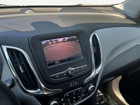 Used 2024 Chevrolet Equinox LT image 11