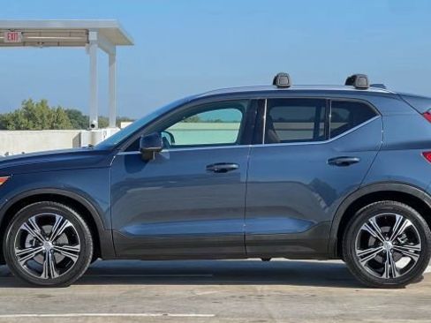 Used 2019 Volvo XC40 T5 Inscription image 10