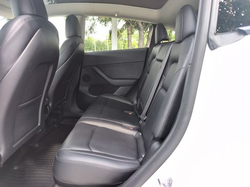 Used 2022 Tesla Model Y Performance AWD/4WD image 31
