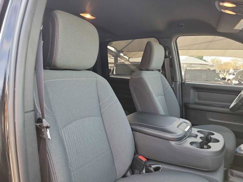 Used 2024 RAM 2500 Tradesman w/ Chrome Appearance Group image 14