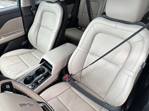 Used 2025 Lincoln Corsair Reserve FWD image 22