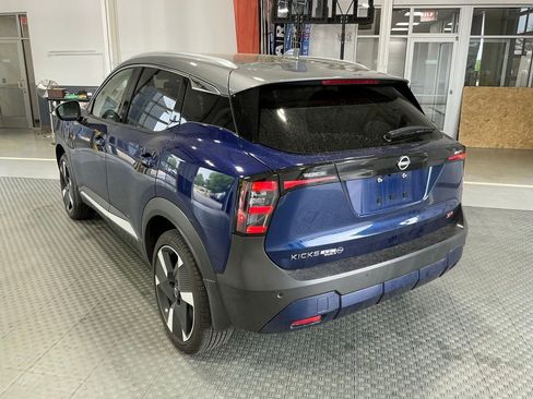 Used 2025 Nissan Kicks SR image 5