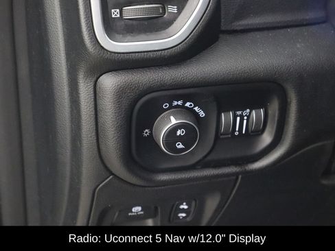 Used 2025 RAM 1500 Big Horn AWD/4WD image 16