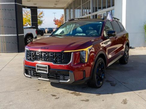 Certified 2025 Kia Sorento SX image 3