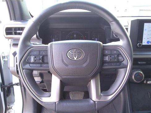 Used 2025 Toyota 4Runner SR5 AWD/4WD image 11