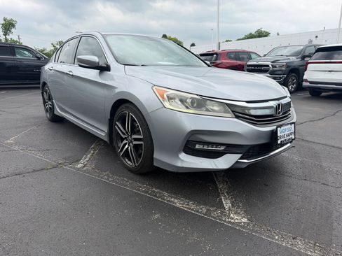 Used 2017 Honda Accord Sport image 3