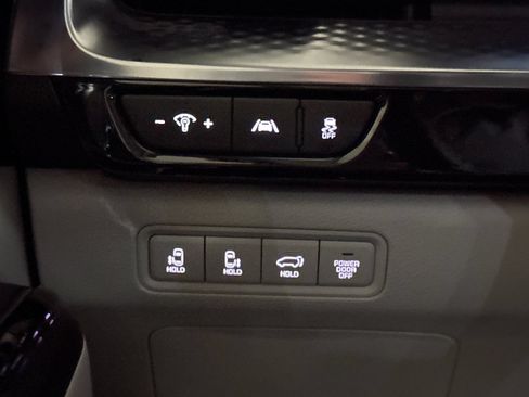 Certified 2023 Kia Carnival SX Prestige FWD image 36