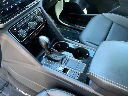 Used 2023 Volkswagen Atlas SE image 17