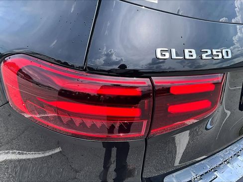 Certified 2025 Mercedes-Benz GLB 250 image 29