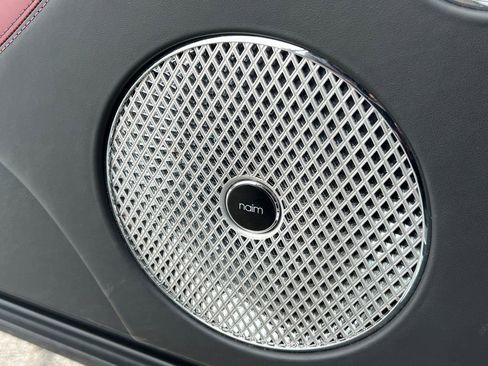 Used 2023 Bentley Bentayga Extended Wheelbase image 36