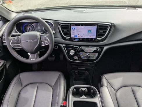 New 2026 Chrysler Voyager LX FWD image 18