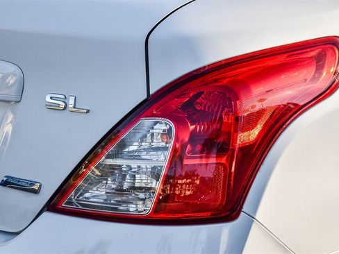 Used 2012 Nissan Versa SL image 7