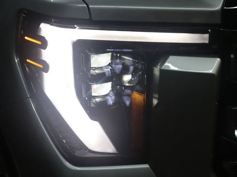 Used 2025 GMC Sierra 2500 AT4 image 15